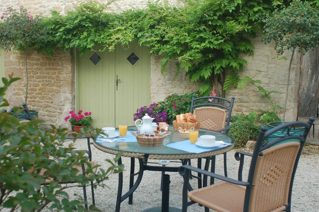 Hotel Du Donjon Aulnay  Luaran gambar