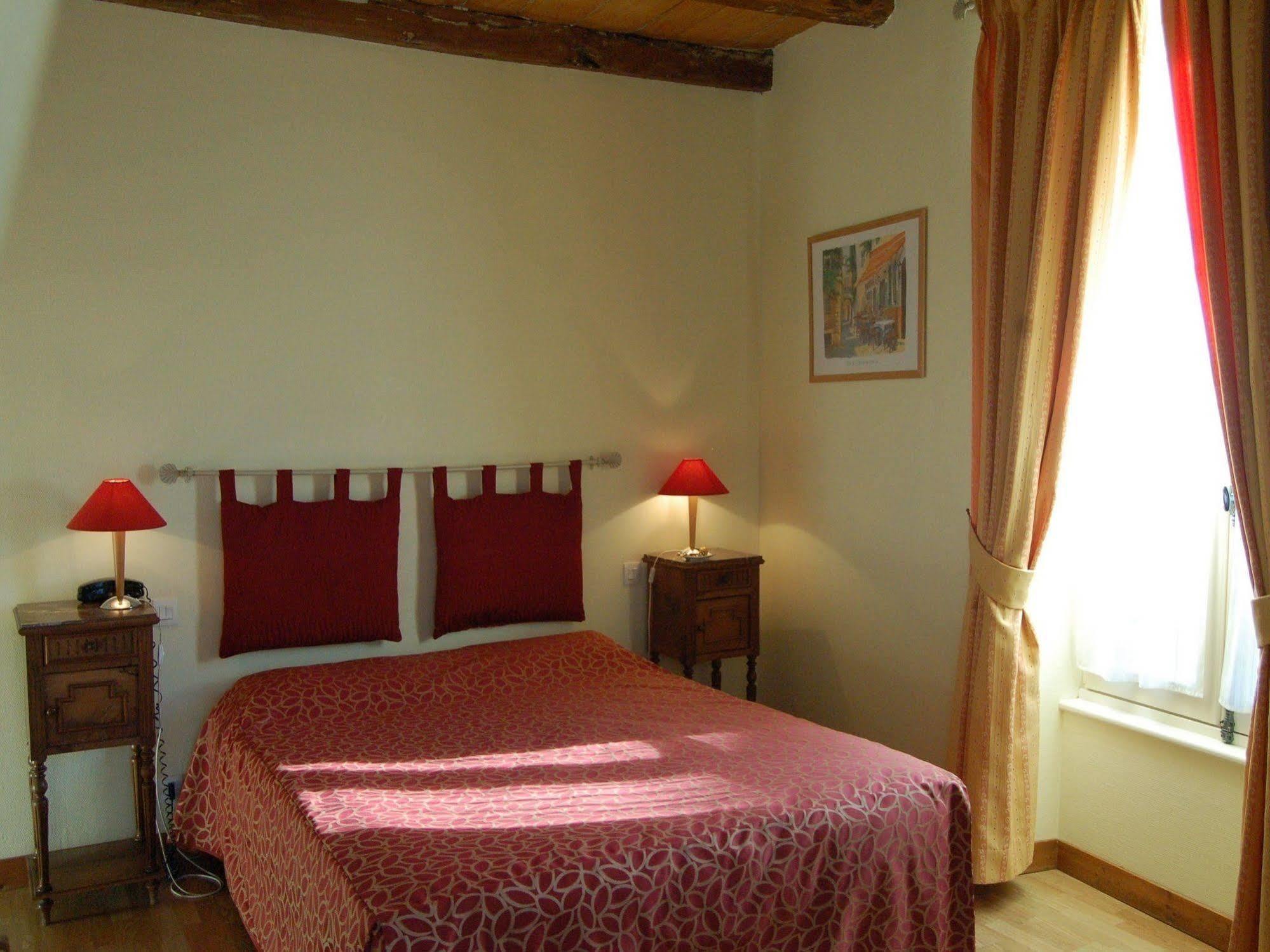 Hotel Du Donjon Aulnay  Luaran gambar