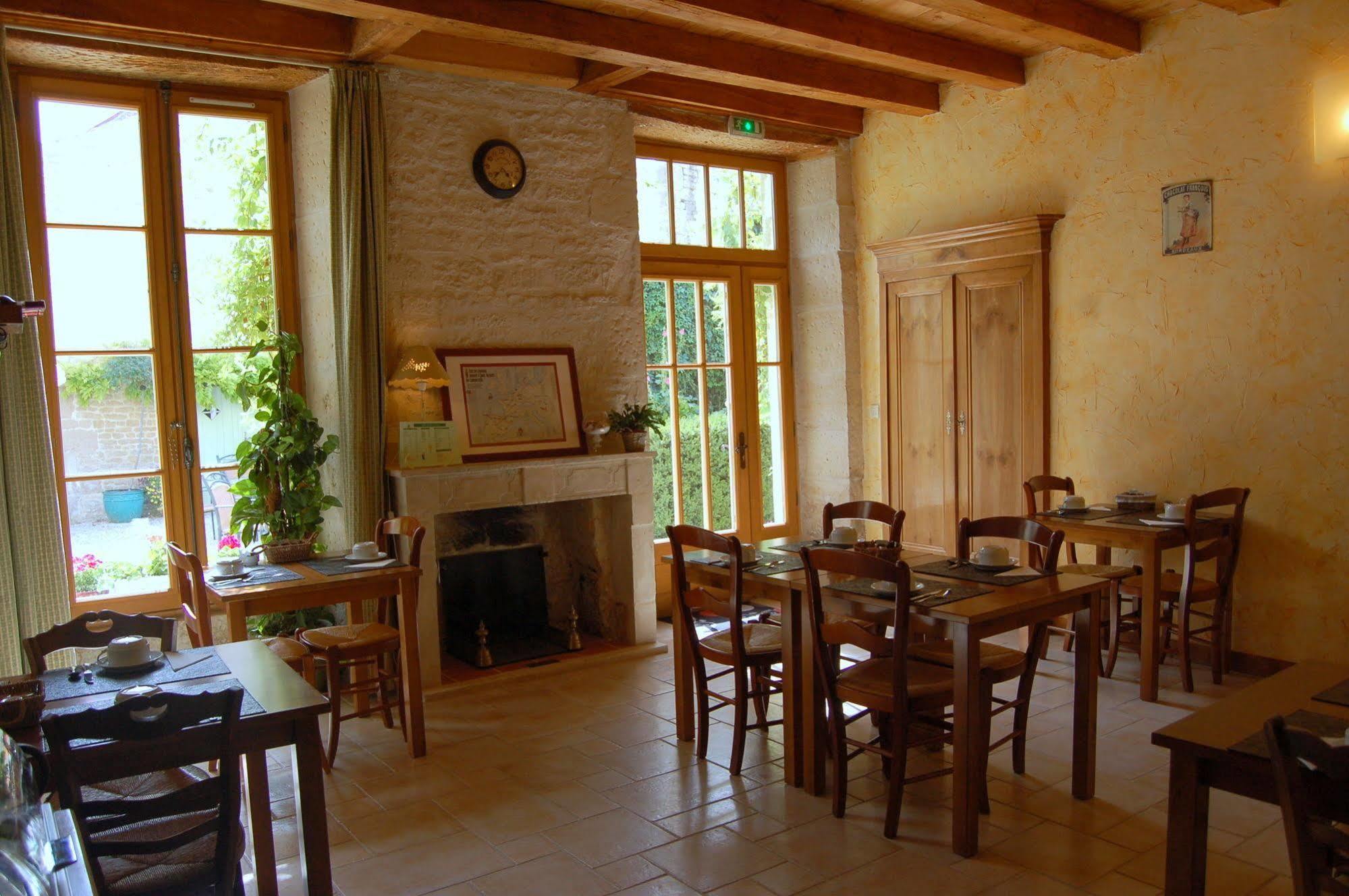 Hotel Du Donjon Aulnay  Luaran gambar
