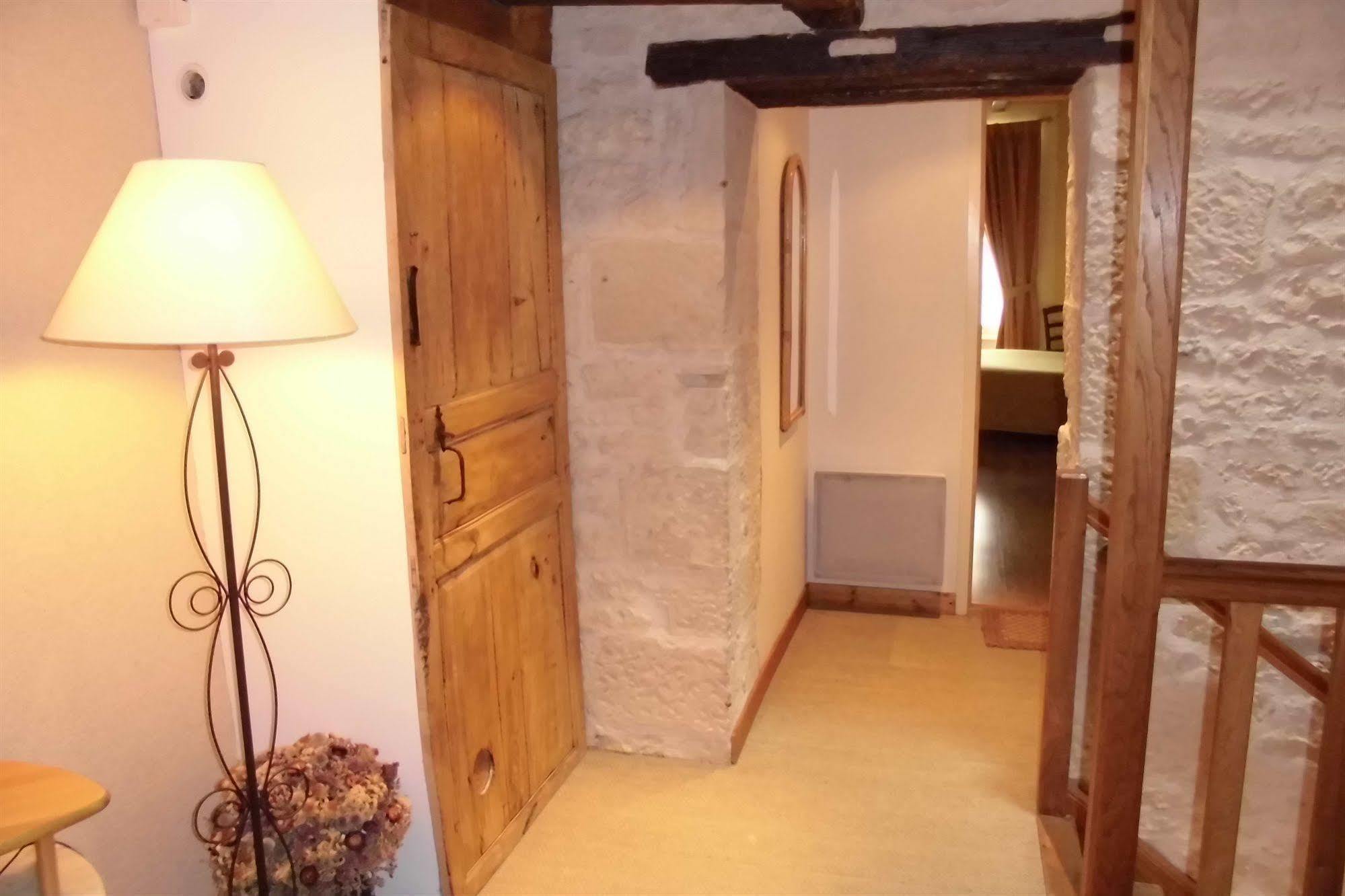 Hotel Du Donjon Aulnay  Luaran gambar